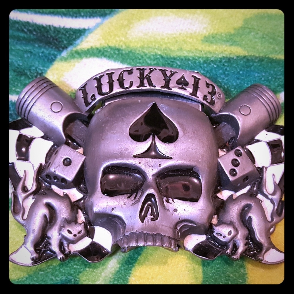 Skull belt buckle